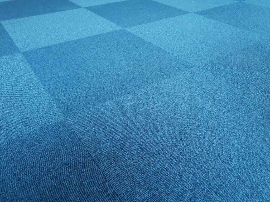 What are the benefits of carpet tiles?